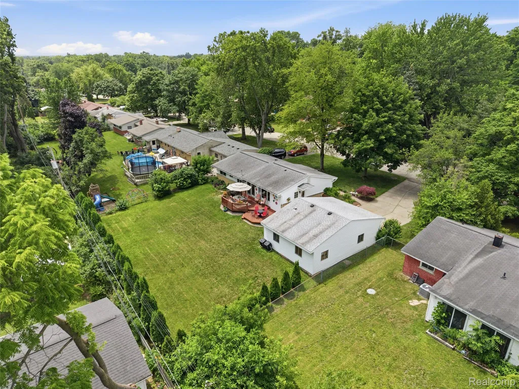 4844 Whitlow Boulevard Commerce Charter Township MI 48382