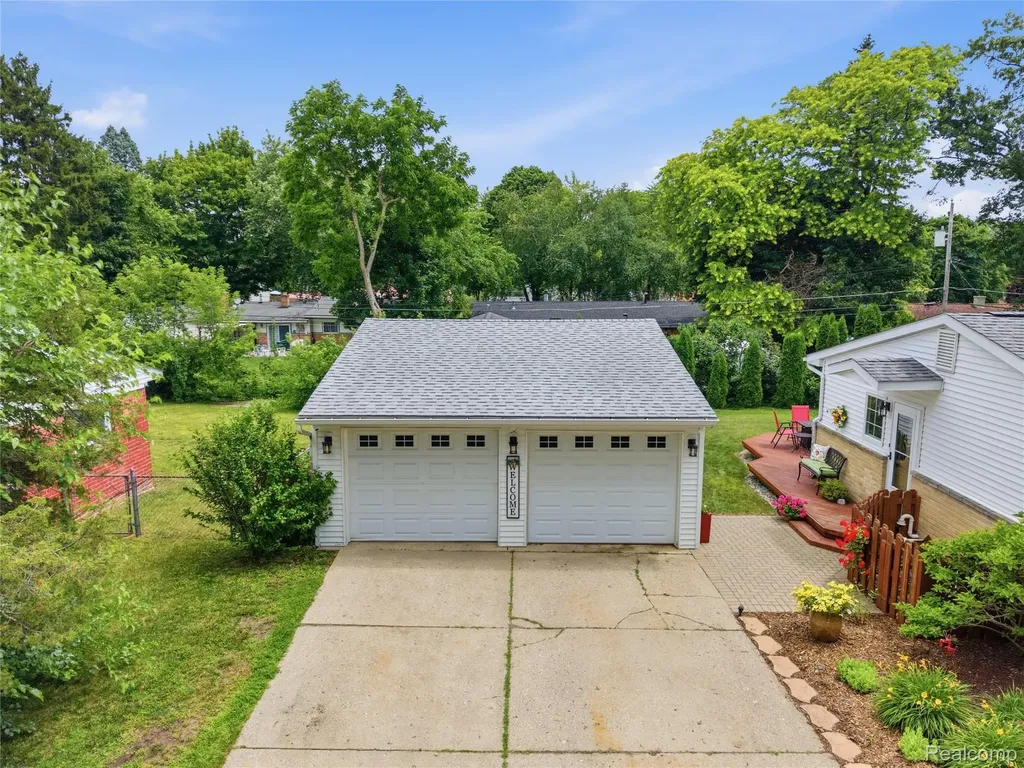 4844 Whitlow Boulevard Commerce Charter Township MI 48382