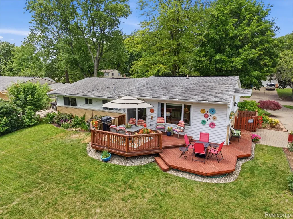 4844 Whitlow Boulevard Commerce Charter Township MI 48382