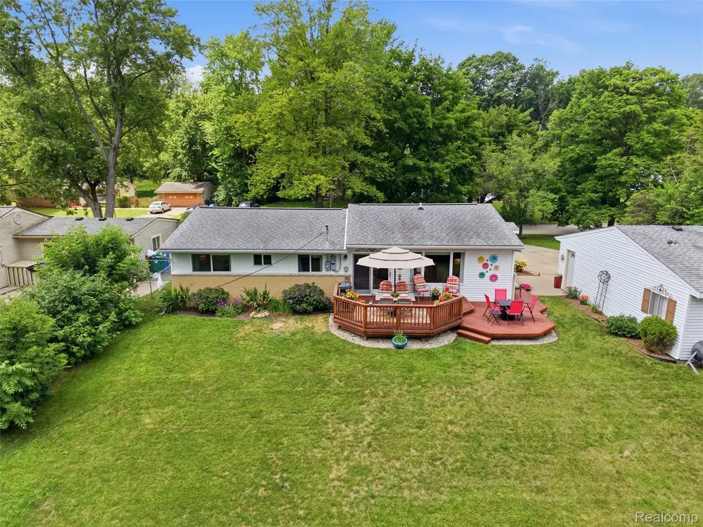 4844 Whitlow Boulevard Commerce Charter Township MI 48382