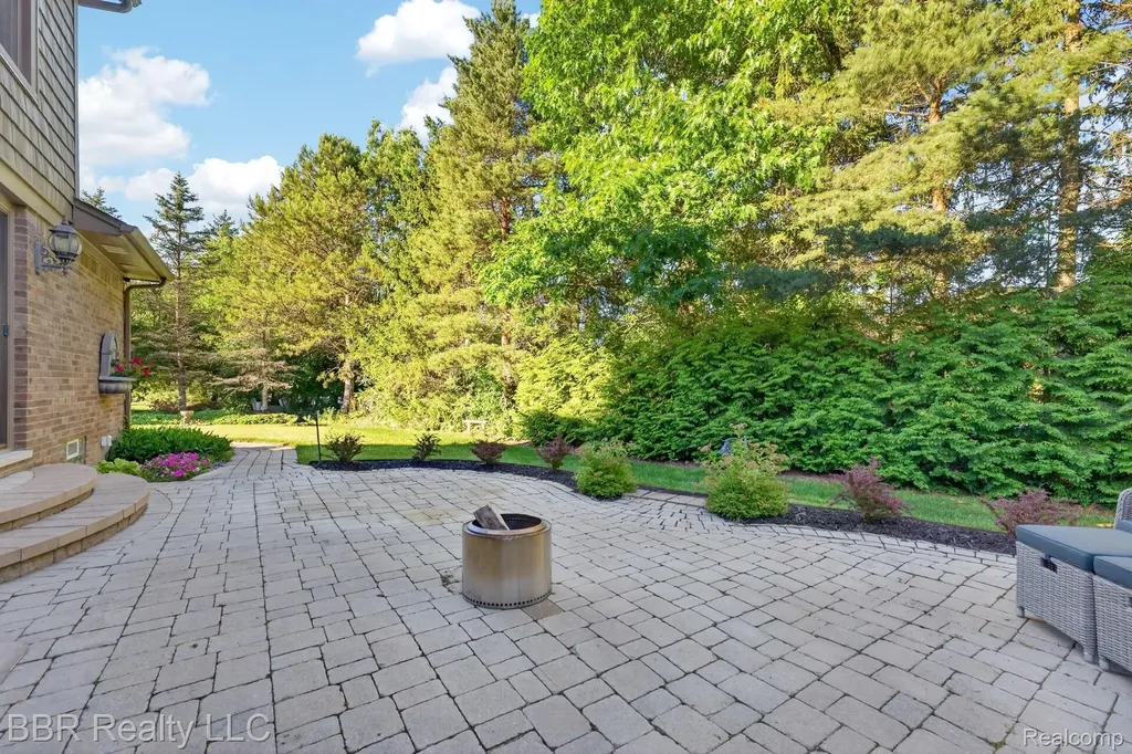 45411 Halston Court Novi City MI 48374