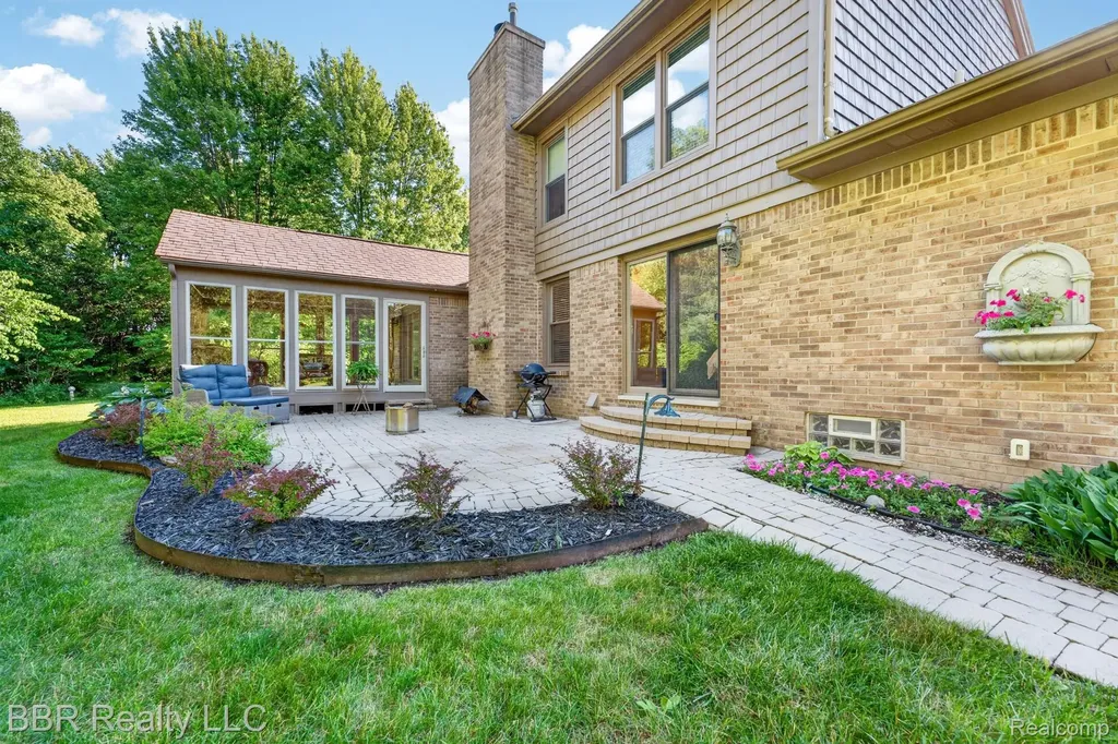 45411 Halston Court Novi City MI 48374