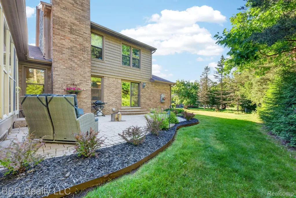 45411 Halston Court Novi City MI 48374