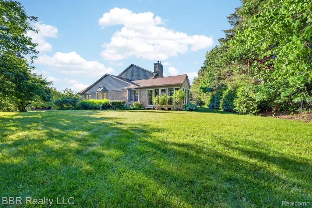 45411 Halston Court Novi City MI 48374