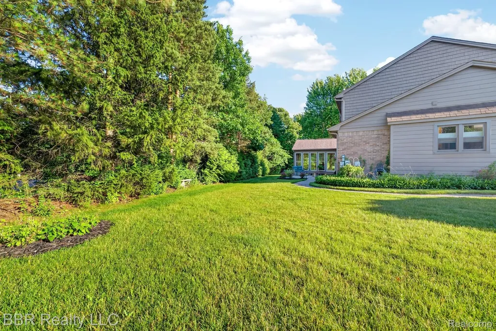 45411 Halston Court Novi City MI 48374