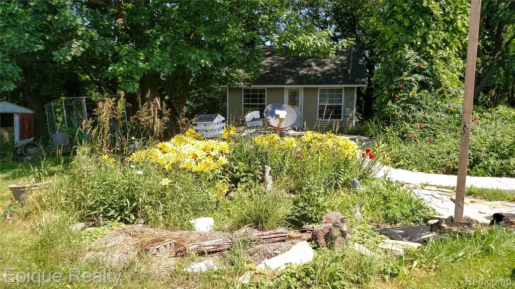 300 W Dewey Road Owosso Charter Township MI 48867