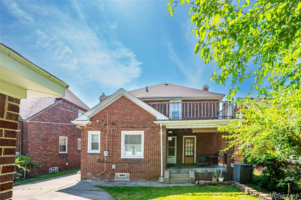 7620 Middlepointe Street Dearborn City MI 48126