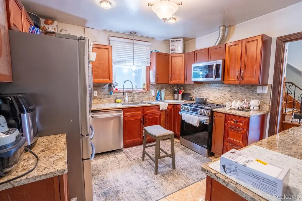 7620 Middlepointe Street Dearborn City MI 48126