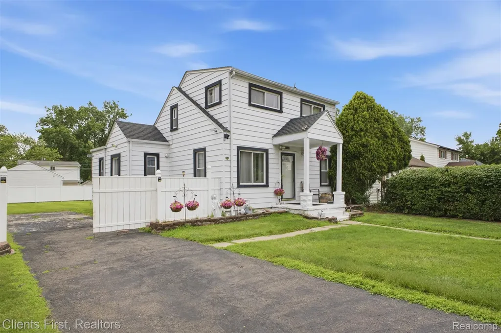 15182 Cooper Street Taylor City MI 48180