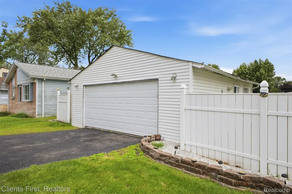 15182 Cooper Street Taylor City MI 48180