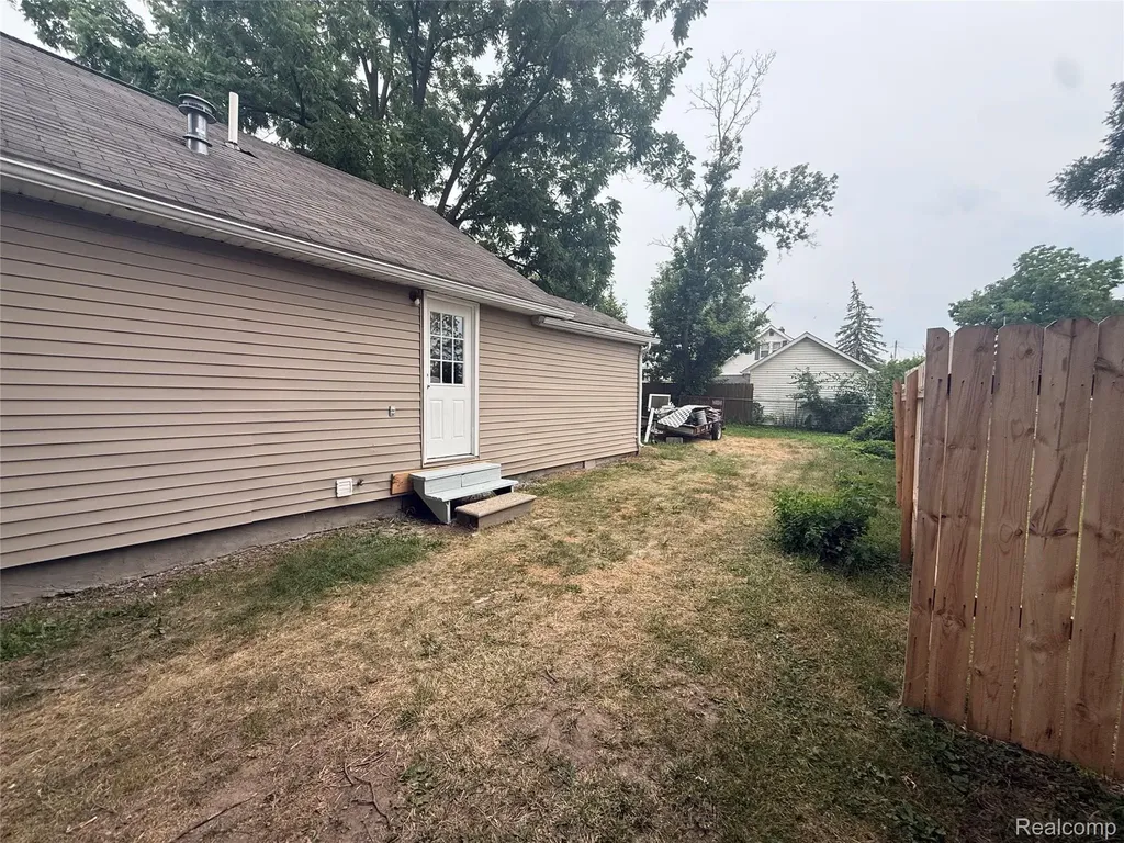 2134 E Mclean Avenue Burton City MI 48529