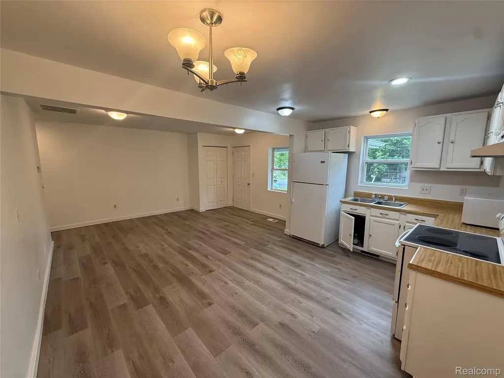 2134 E Mclean Avenue Burton City MI 48529