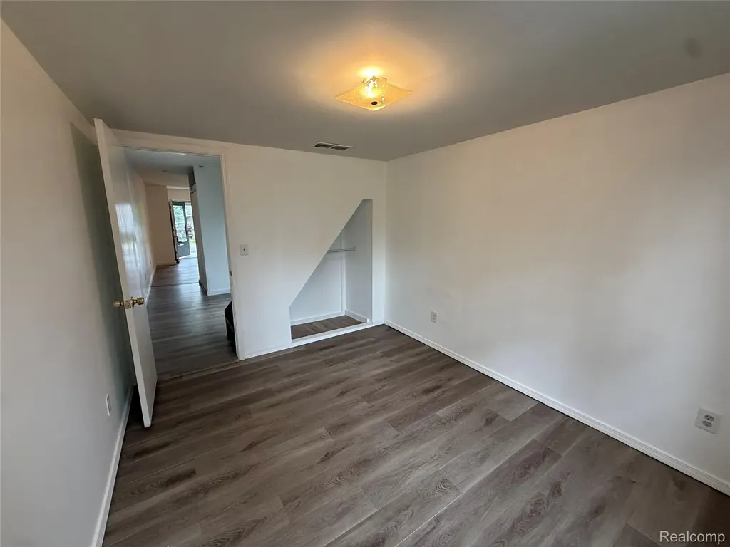 2134 E Mclean Avenue Burton City MI 48529
