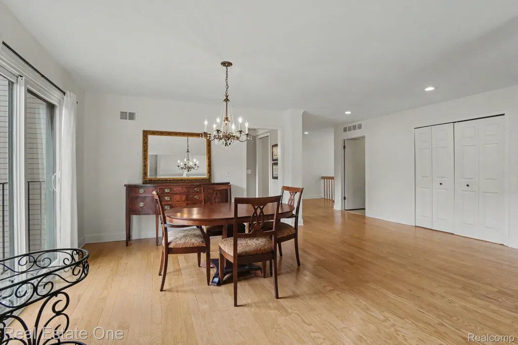 6489 Maple Hills Drive Bloomfield Hills City MI 48301