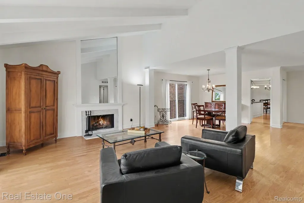 6489 Maple Hills Drive Bloomfield Hills City MI 48301