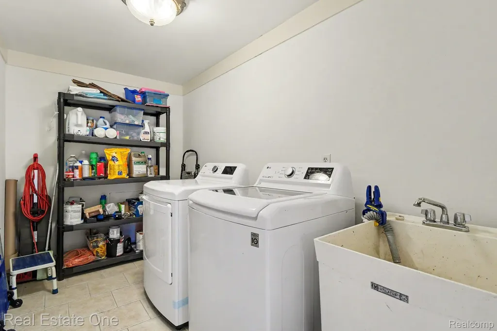 6489 Maple Hills Drive Bloomfield Hills City MI 48301