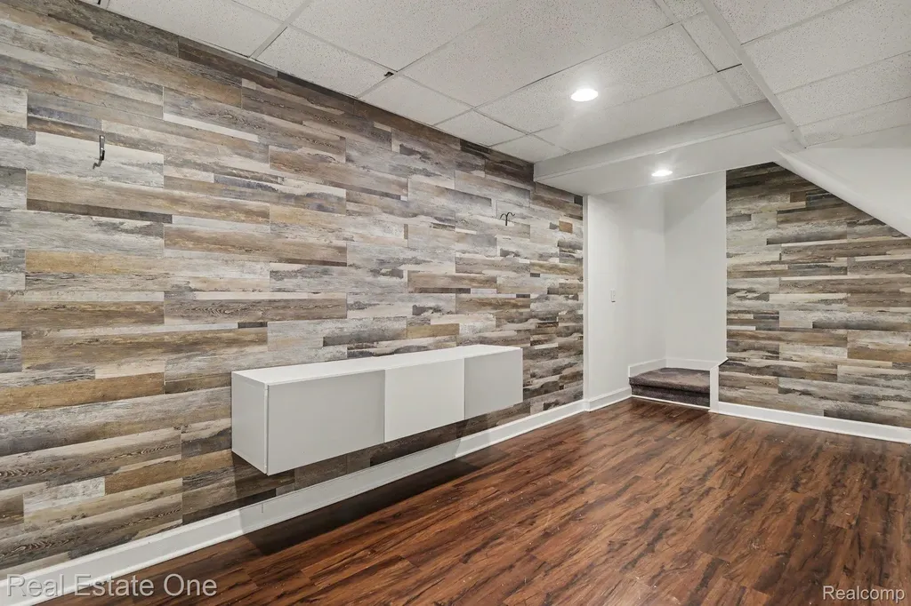 6489 Maple Hills Drive Bloomfield Hills City MI 48301