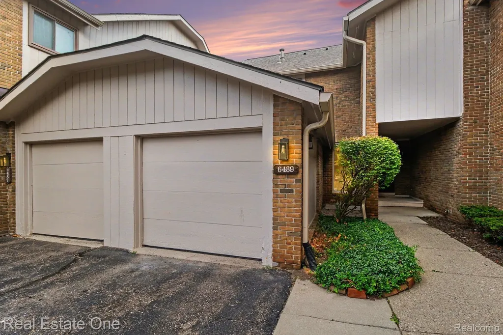 6489 Maple Hills Drive Bloomfield Hills City MI 48301
