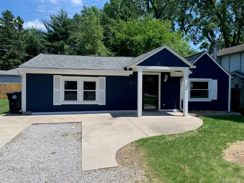 18334 Irving Street Livonia City MI 48152