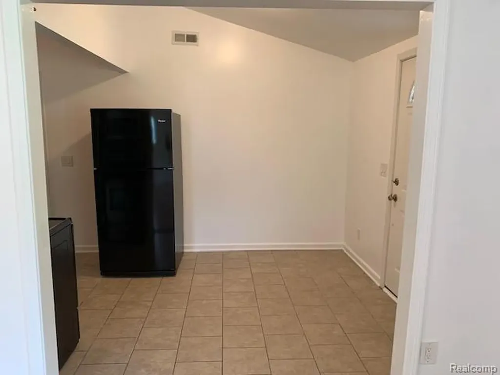 18334 Irving Street Livonia City MI 48152