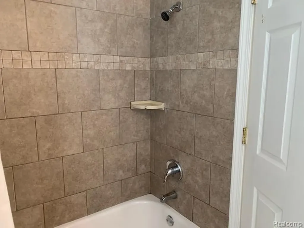 18334 Irving Street Livonia City MI 48152