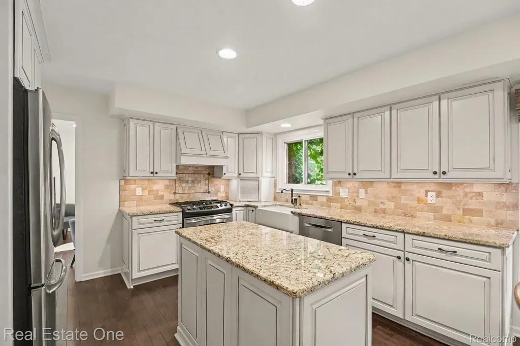 5963 Barnstable Court West Bloomfield Charter Township MI 48322