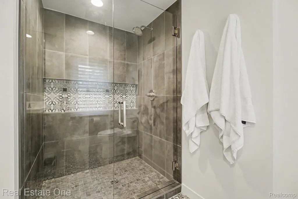 5963 Barnstable Court West Bloomfield Charter Township MI 48322