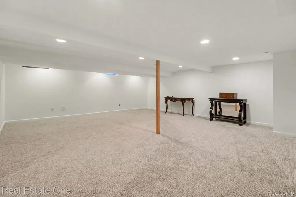 5963 Barnstable Court West Bloomfield Charter Township MI 48322