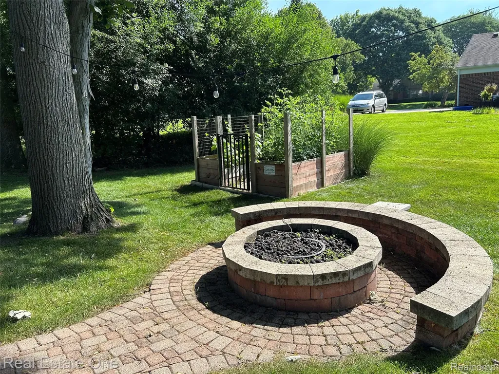 5963 Barnstable Court West Bloomfield Charter Township MI 48322