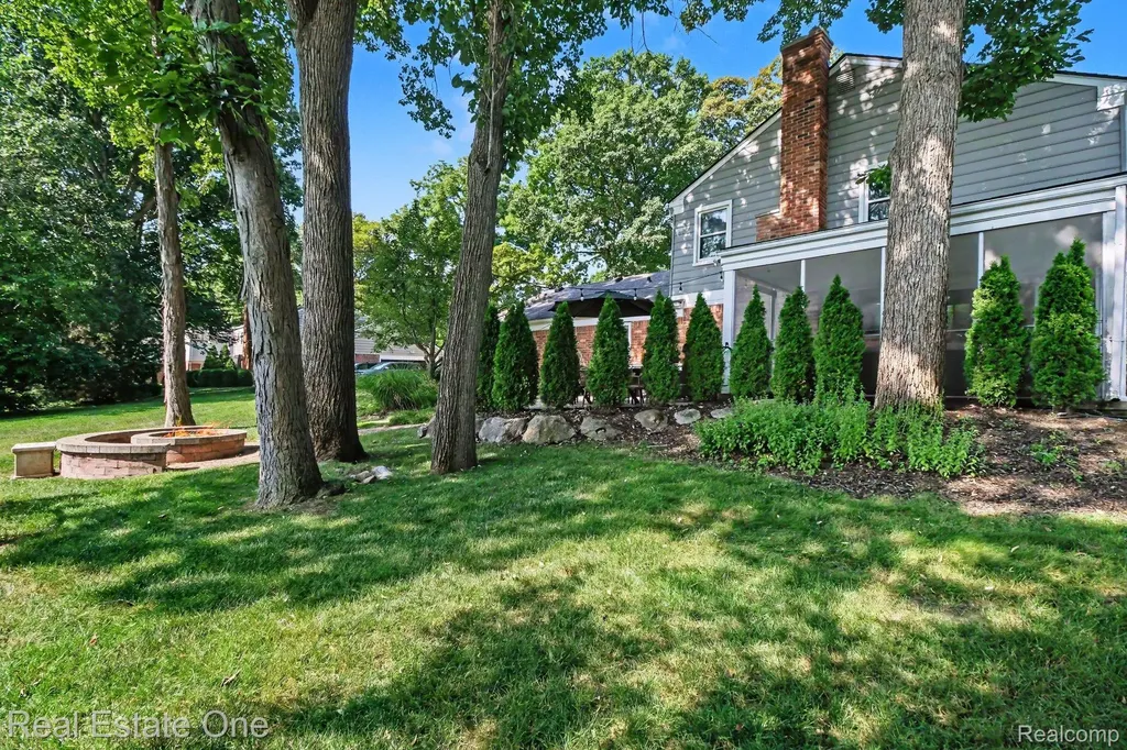 5963 Barnstable Court West Bloomfield Charter Township MI 48322