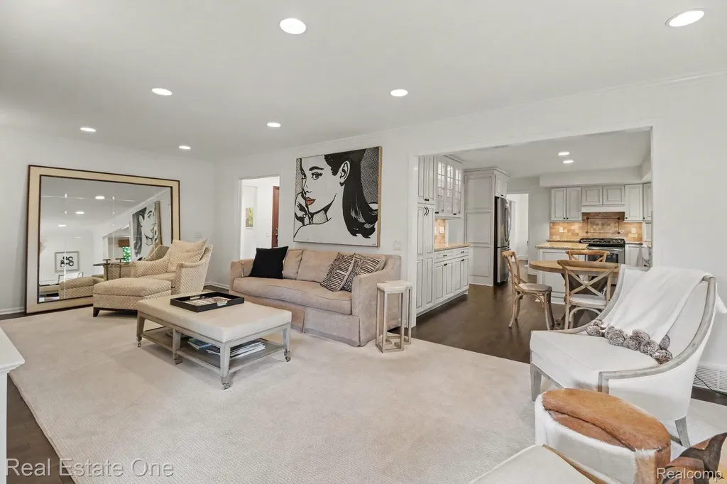 5963 Barnstable Court West Bloomfield Charter Township MI 48322