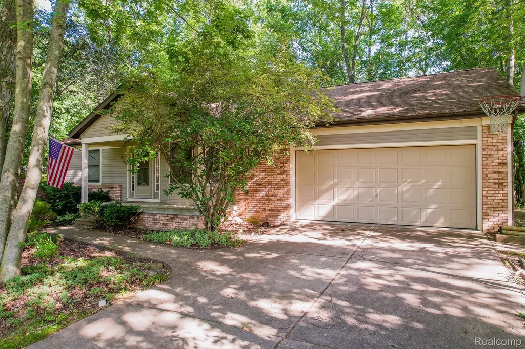 8507 Pineview Lake Drive Argentine Township MI 48451