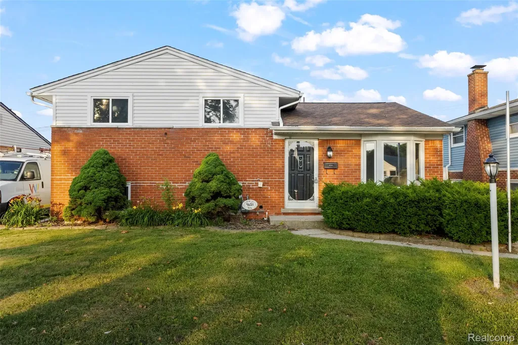 9651 Blaty Street Taylor City MI 48180