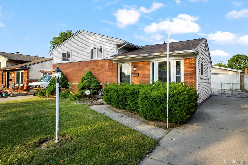 9651 Blaty Street Taylor City MI 48180