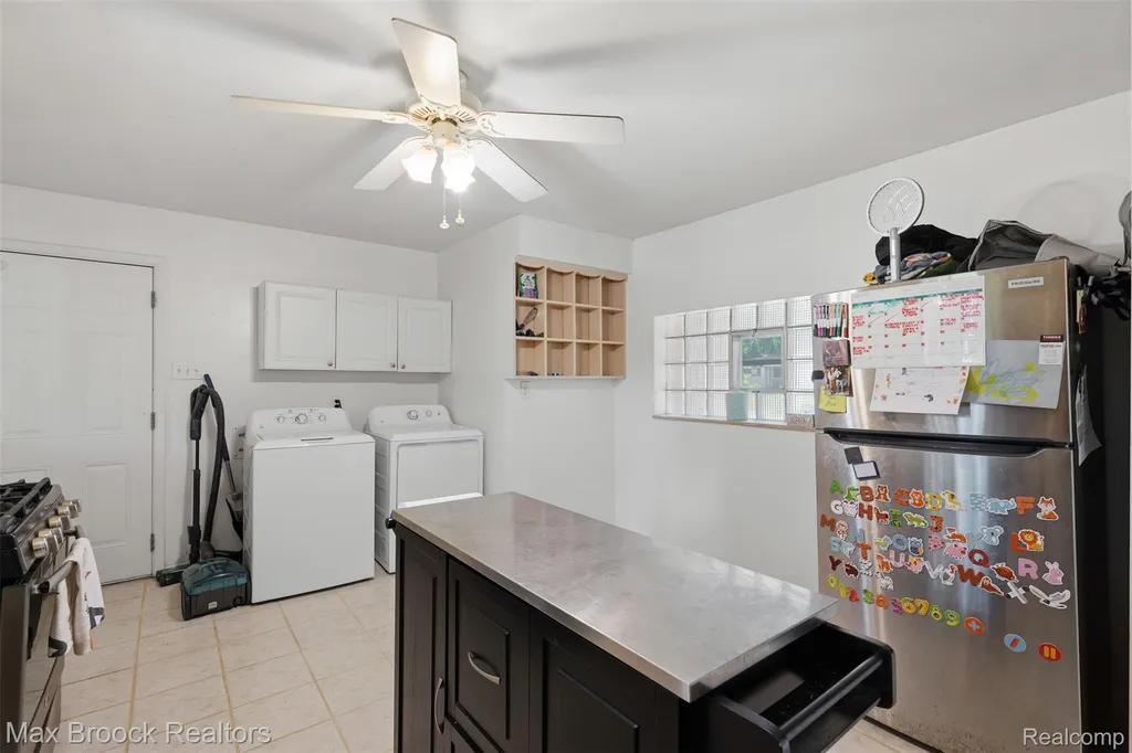 2444 Anders Drive Waterford Charter Township MI 48329