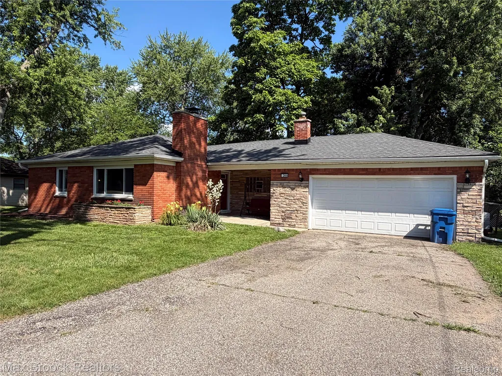 2444 Anders Drive Waterford Charter Township MI 48329