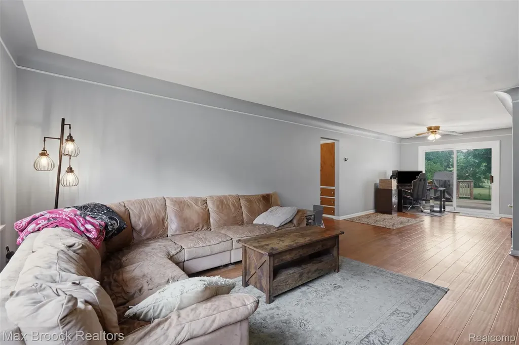 2444 Anders Drive Waterford Charter Township MI 48329