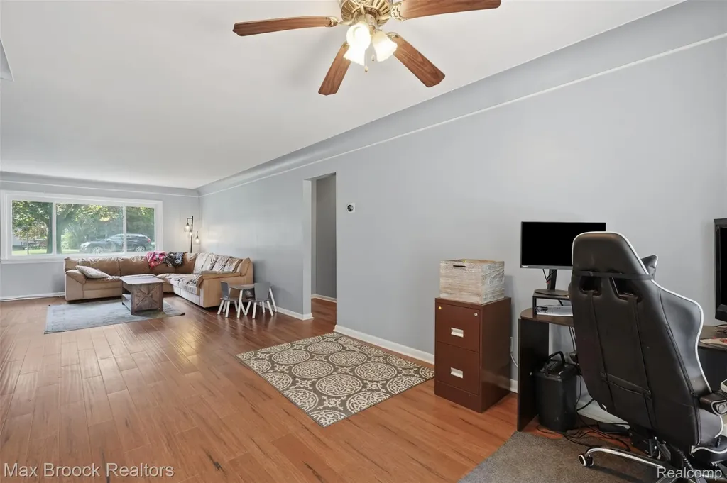 2444 Anders Drive Waterford Charter Township MI 48329