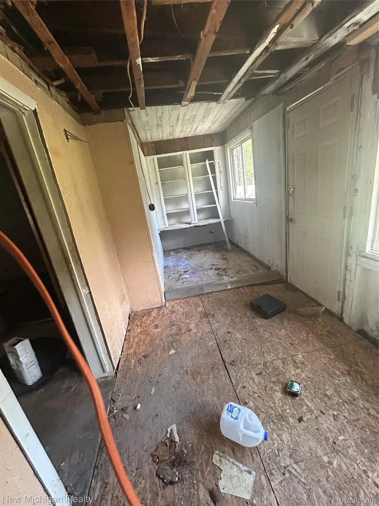 242 Hickory Street Hay Township MI 48624