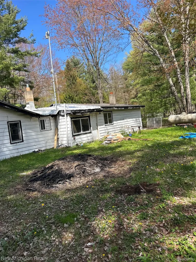 242 Hickory Street Hay Township MI 48624