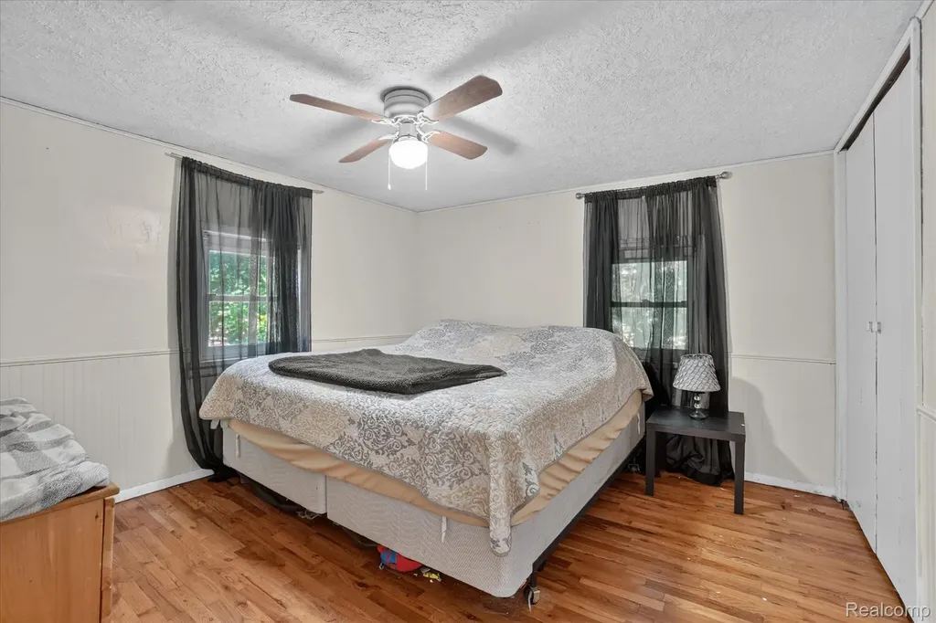 508 Deland Road Flushing City MI 48433