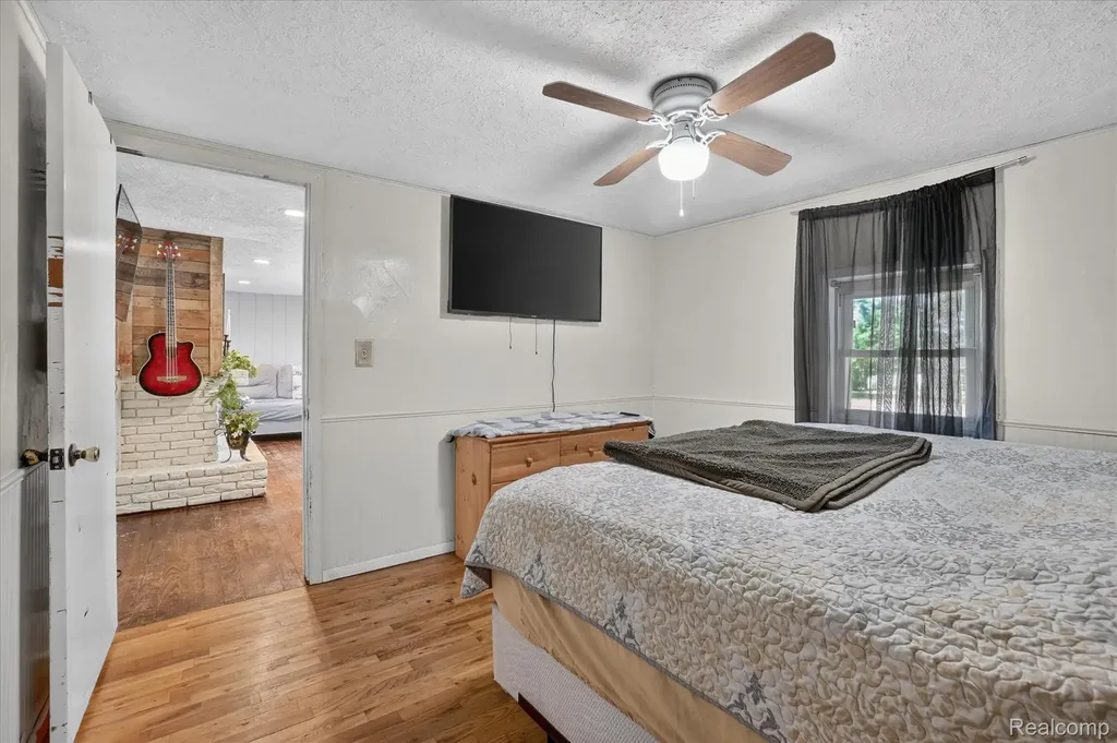 508 Deland Road Flushing City MI 48433