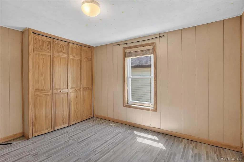 508 Deland Road Flushing City MI 48433