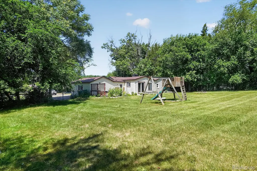 508 Deland Road Flushing City MI 48433
