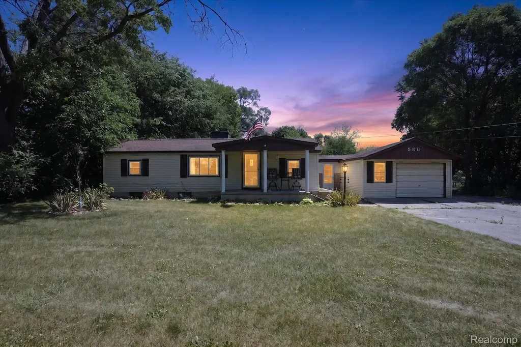 508 Deland Road Flushing City MI 48433