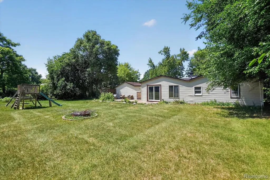 508 Deland Road Flushing City MI 48433