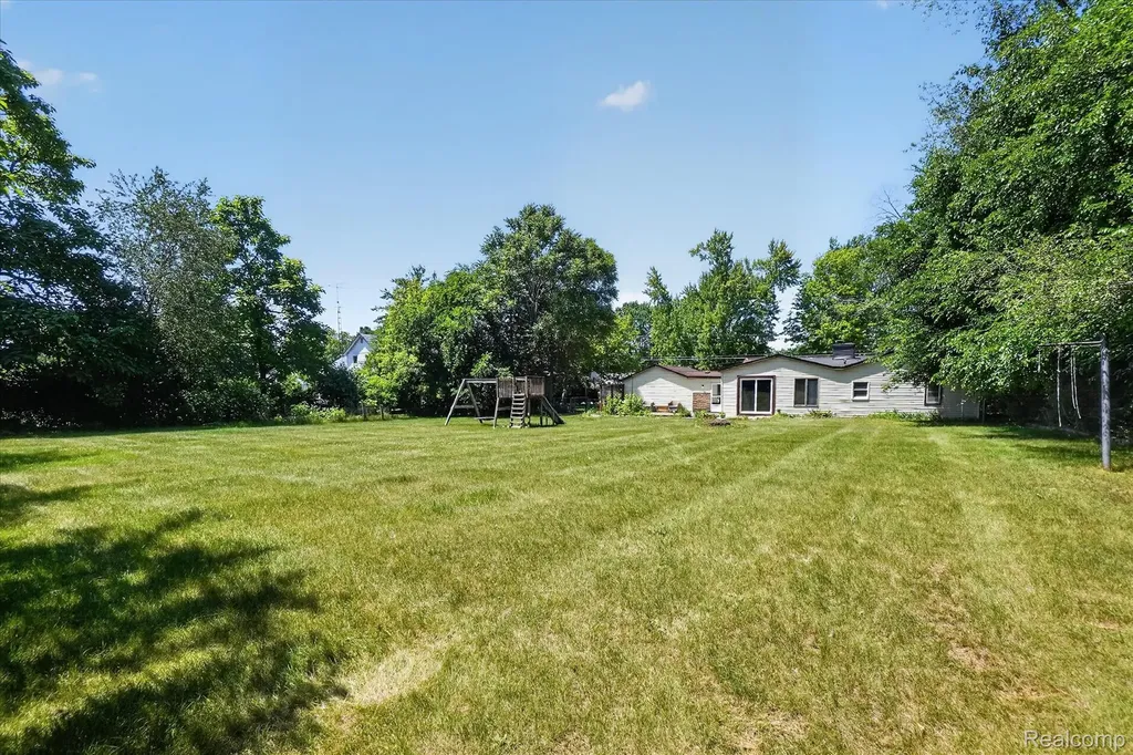 508 Deland Road Flushing City MI 48433