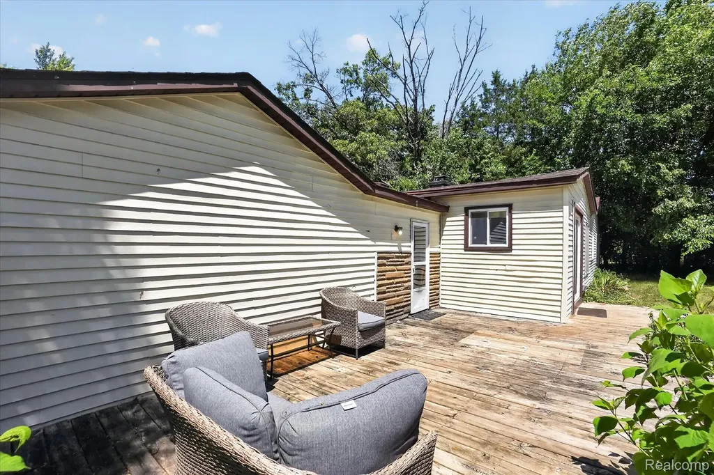 508 Deland Road Flushing City MI 48433