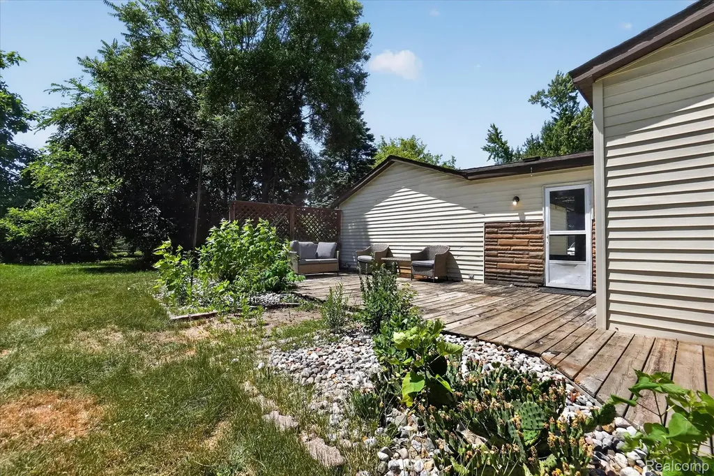 508 Deland Road Flushing City MI 48433