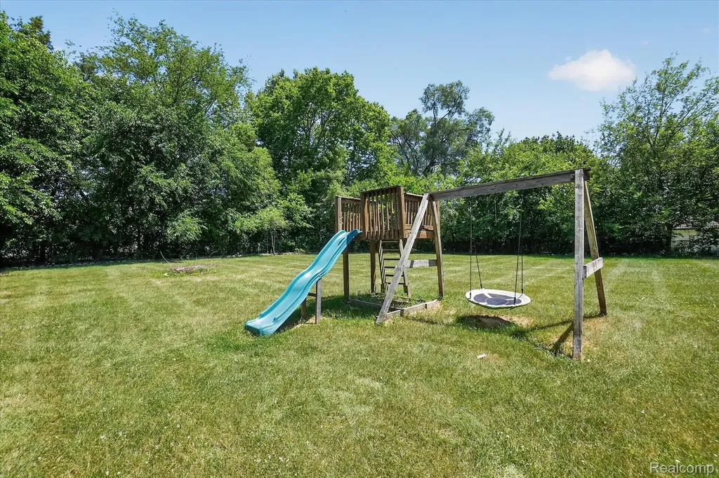 508 Deland Road Flushing City MI 48433